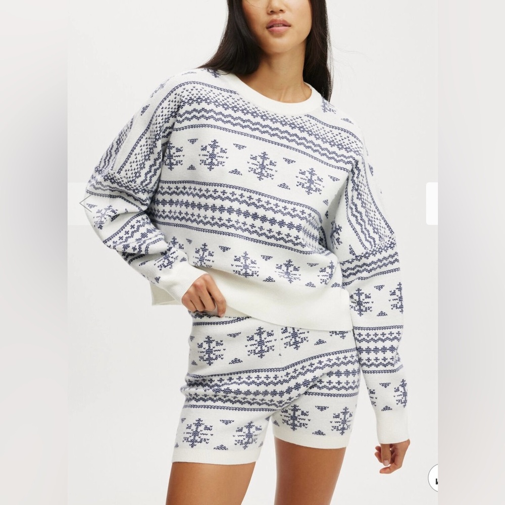 NWT Cotton On Body Women's Knitted Christmas Snowflakes Shorts